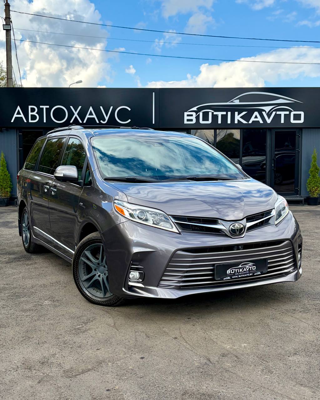 Toyota Sienna, 2018 г., Гомель — в лизинг