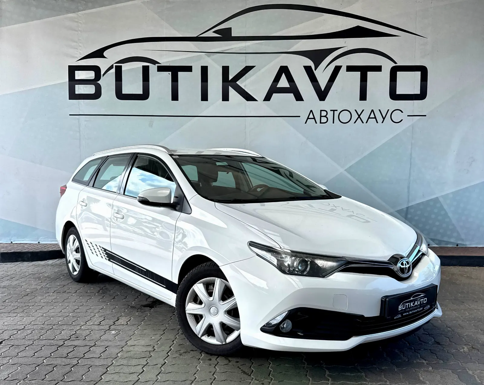 Toyota Auris, 2015 г., Лидский р-н — в лизинг