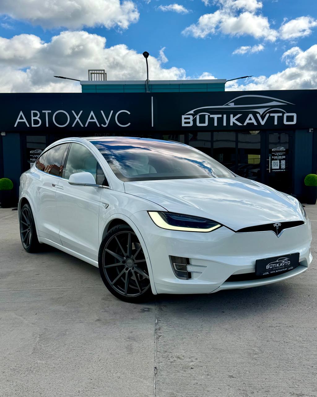 Tesla Model X I