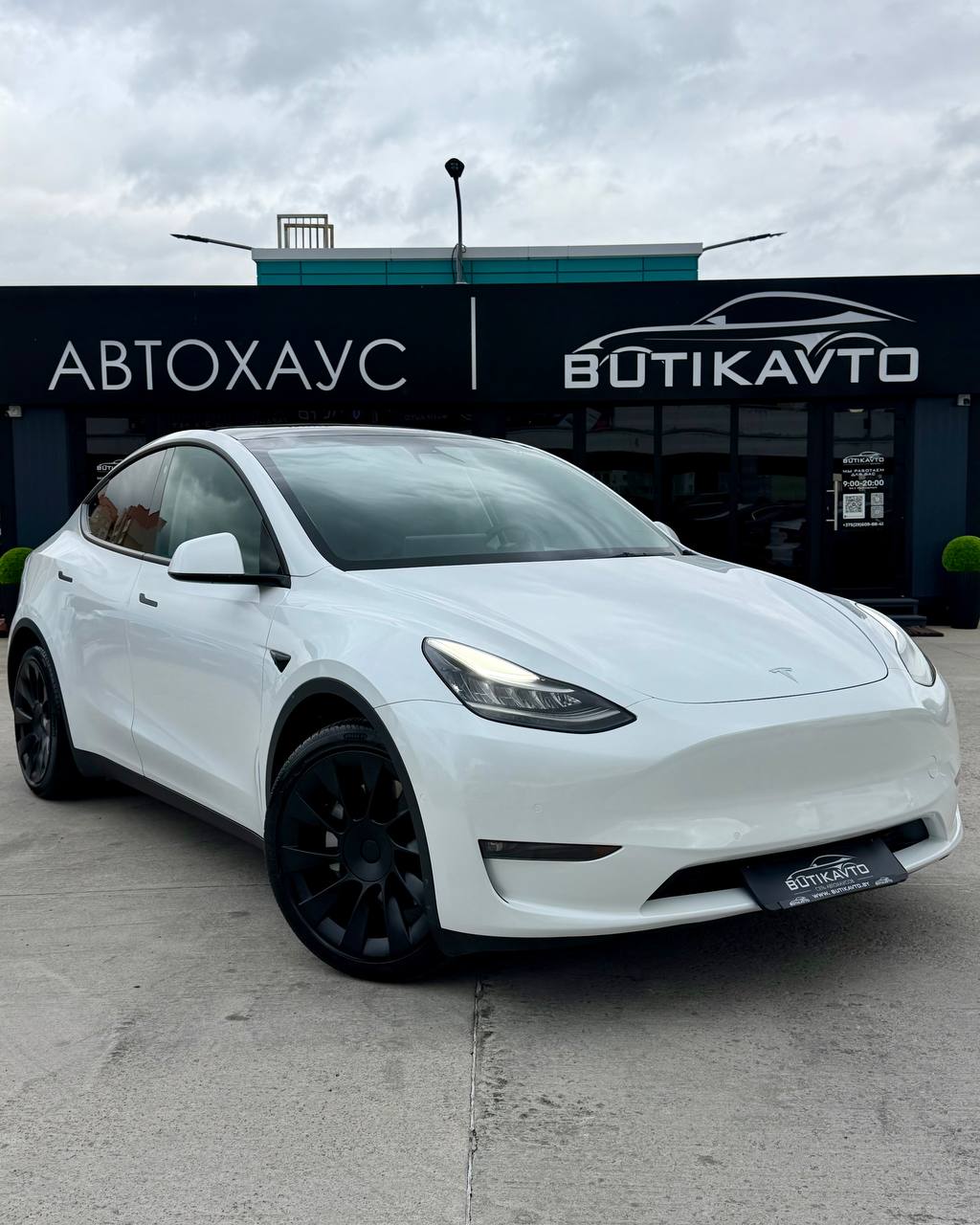 Tesla Model Y I