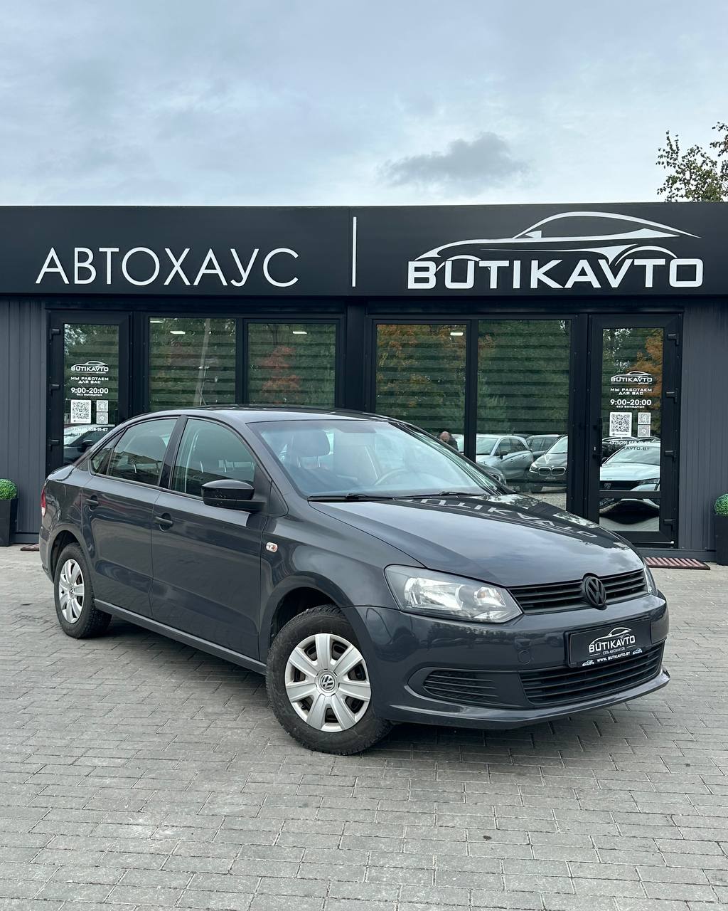 Volkswagen Polo Sedan I