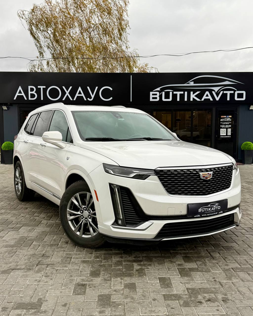 Автомобиль Cadillac XT6 (2021)
