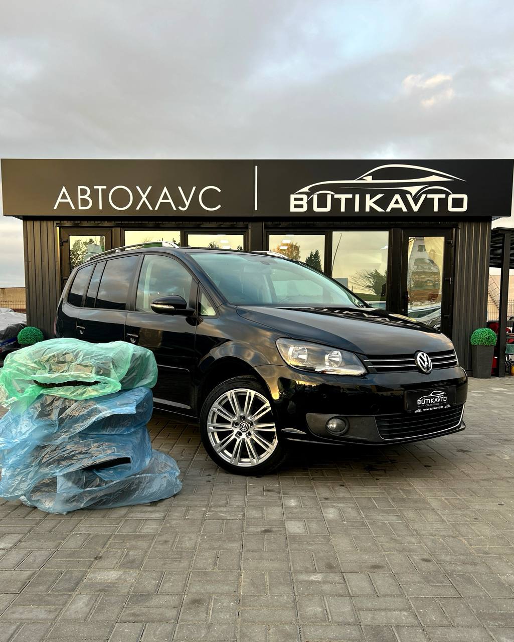 Volkswagen Touran, 2012 г., Молодечно — в лизинг