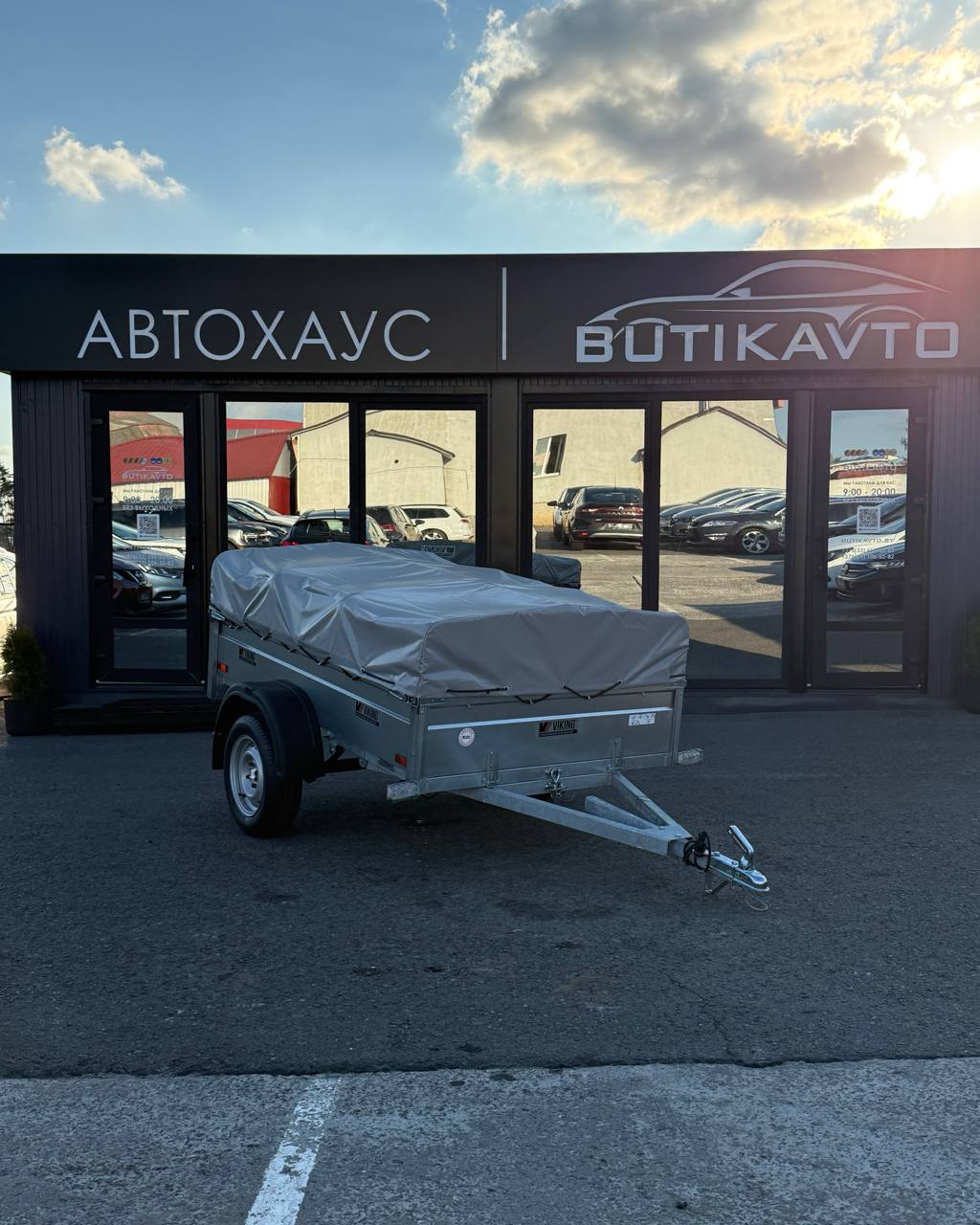 Прицеп для автомобиля Викинг 1320 борт 370мм с тентом с каркасом 300мм
